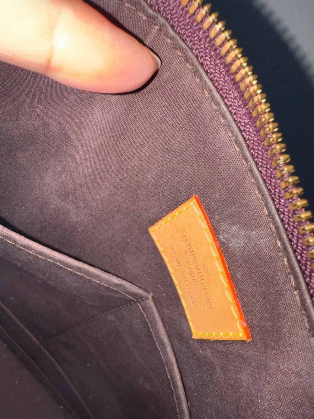 Louis Vuitton Vernis Alma Satchel in Deep Bordeaux Red - Picture 5 of 9